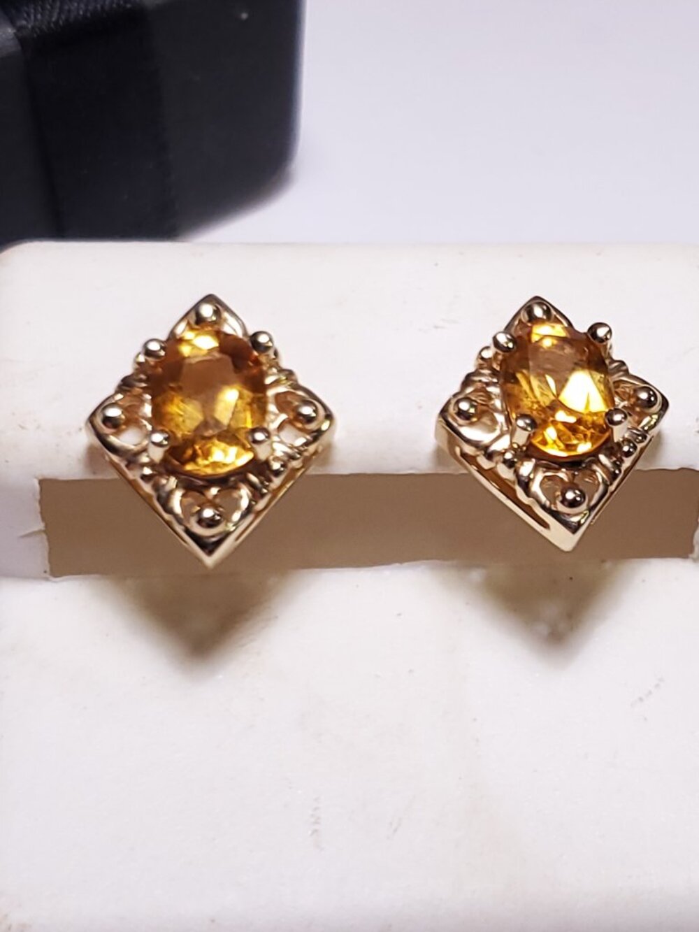 Estate 1.50ctw Natural Oval Citrine 14Kt Y/G Scrolling framed stud Earrings24686